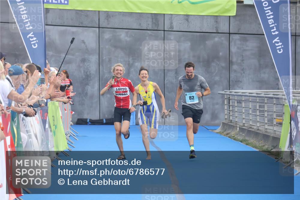 11.08.2024 - GEWOBA Citytriathlon Bremen Lena Gebhardt http://msf.ph/oto/6786577 11.08.2024 11:09:05 Ziel 82 meine-sportfotos.de