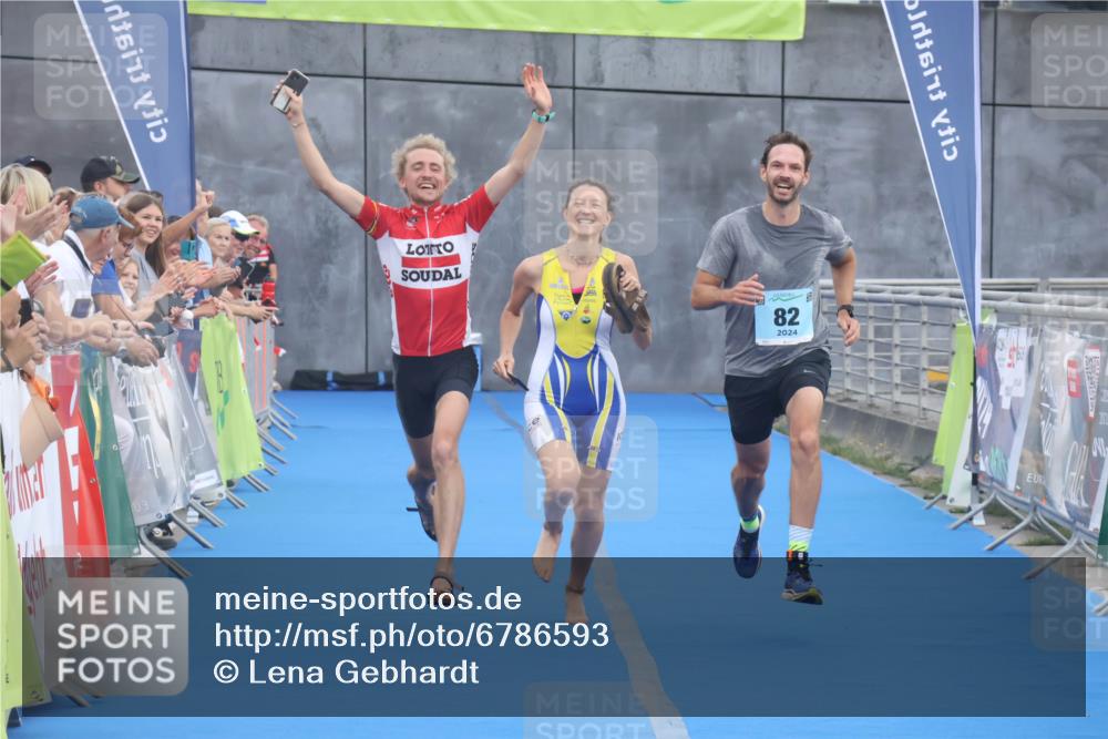 11.08.2024 - GEWOBA Citytriathlon Bremen Lena Gebhardt http://msf.ph/oto/6786593 11.08.2024 11:09:07 Ziel 82 meine-sportfotos.de