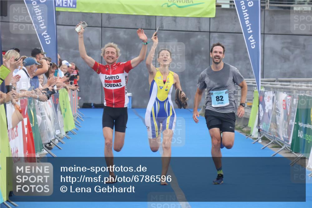 11.08.2024 - GEWOBA Citytriathlon Bremen Lena Gebhardt http://msf.ph/oto/6786596 11.08.2024 11:09:08 Ziel 82 meine-sportfotos.de