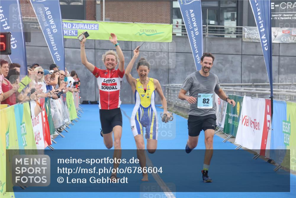 11.08.2024 - GEWOBA Citytriathlon Bremen Lena Gebhardt http://msf.ph/oto/6786604 11.08.2024 11:09:09 Ziel 82 meine-sportfotos.de