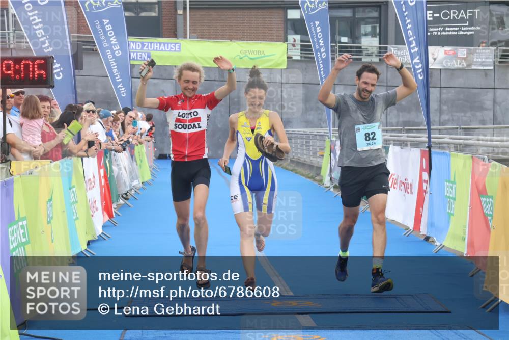 11.08.2024 - GEWOBA Citytriathlon Bremen Lena Gebhardt http://msf.ph/oto/6786608 11.08.2024 11:09:09 Ziel 82 meine-sportfotos.de