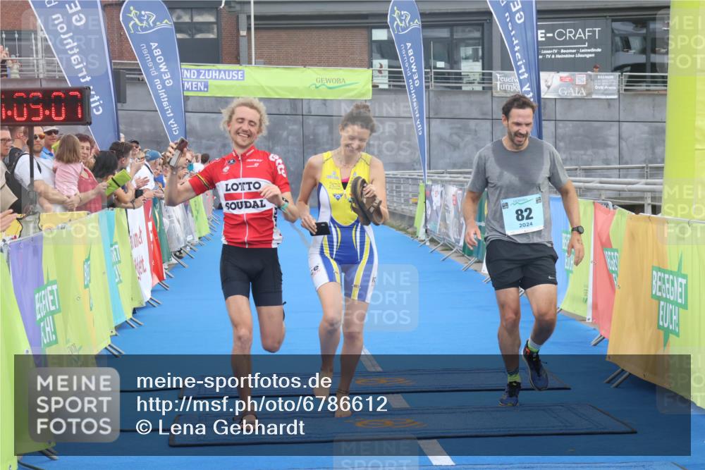 11.08.2024 - GEWOBA Citytriathlon Bremen Lena Gebhardt http://msf.ph/oto/6786612 11.08.2024 11:09:10 Ziel 82 meine-sportfotos.de