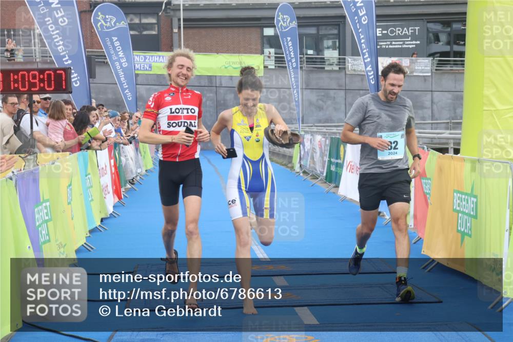 11.08.2024 - GEWOBA Citytriathlon Bremen Lena Gebhardt http://msf.ph/oto/6786613 11.08.2024 11:09:10 Ziel 82 meine-sportfotos.de