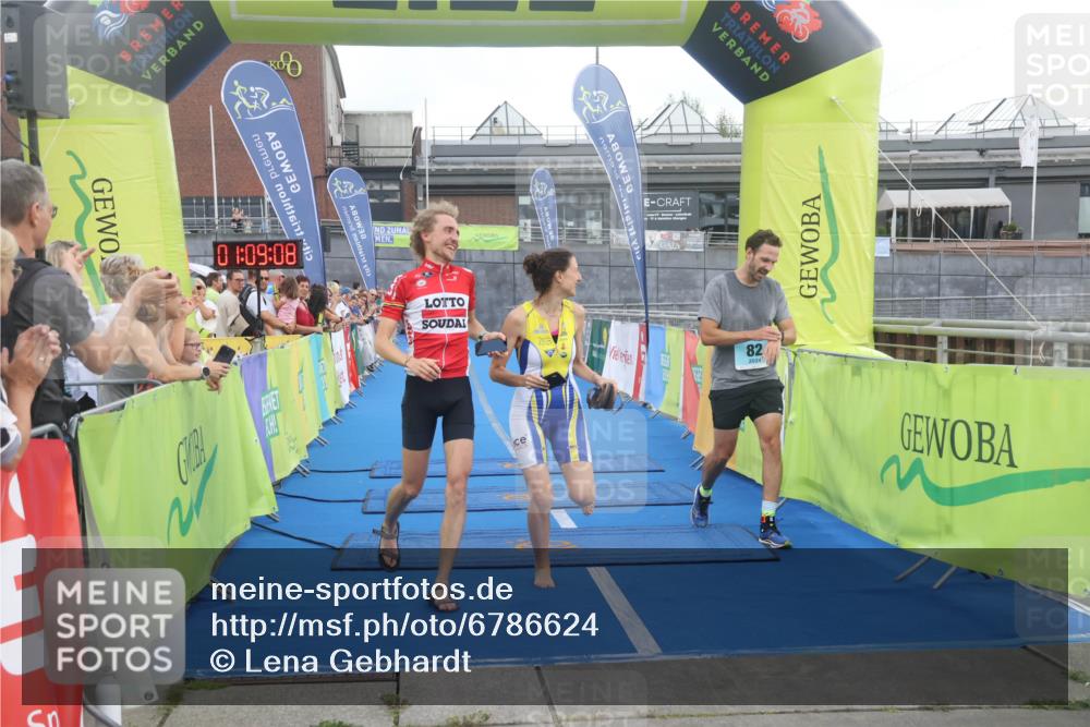 11.08.2024 - GEWOBA Citytriathlon Bremen Lena Gebhardt http://msf.ph/oto/6786624 11.08.2024 11:09:11 Ziel 82 meine-sportfotos.de