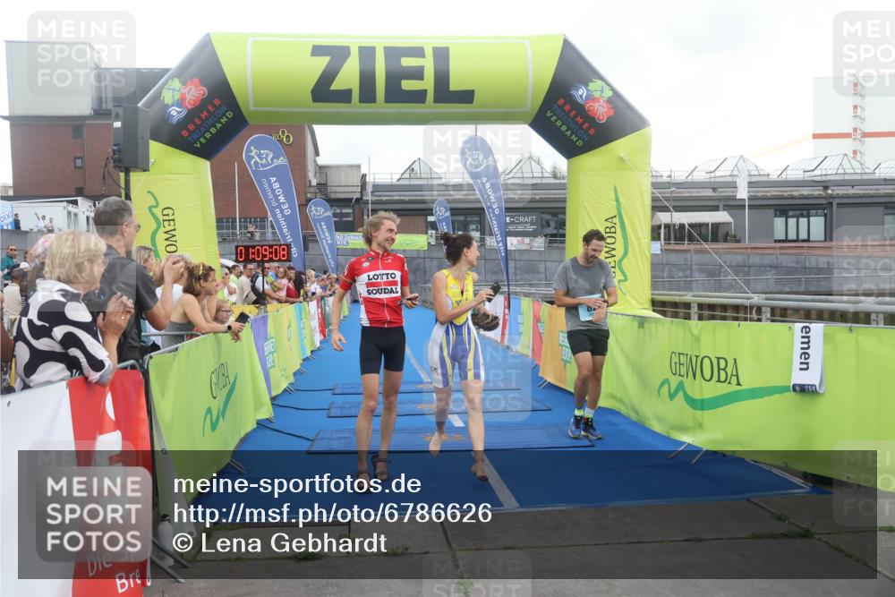 11.08.2024 - GEWOBA Citytriathlon Bremen Lena Gebhardt http://msf.ph/oto/6786626 11.08.2024 11:09:11 Ziel 82 meine-sportfotos.de