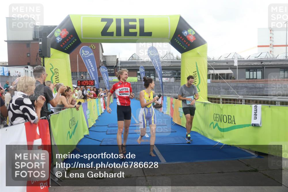 11.08.2024 - GEWOBA Citytriathlon Bremen Lena Gebhardt http://msf.ph/oto/6786628 11.08.2024 11:09:11 Ziel 82 meine-sportfotos.de