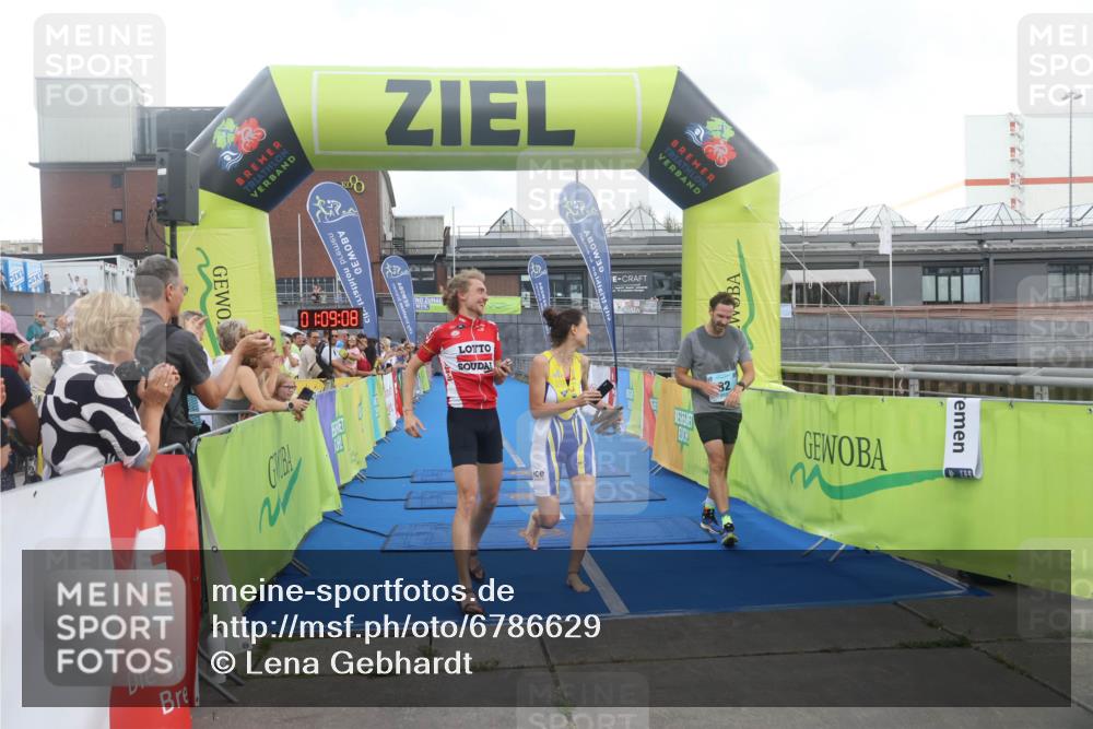 11.08.2024 - GEWOBA Citytriathlon Bremen Lena Gebhardt http://msf.ph/oto/6786629 11.08.2024 11:09:11 Ziel 82 meine-sportfotos.de