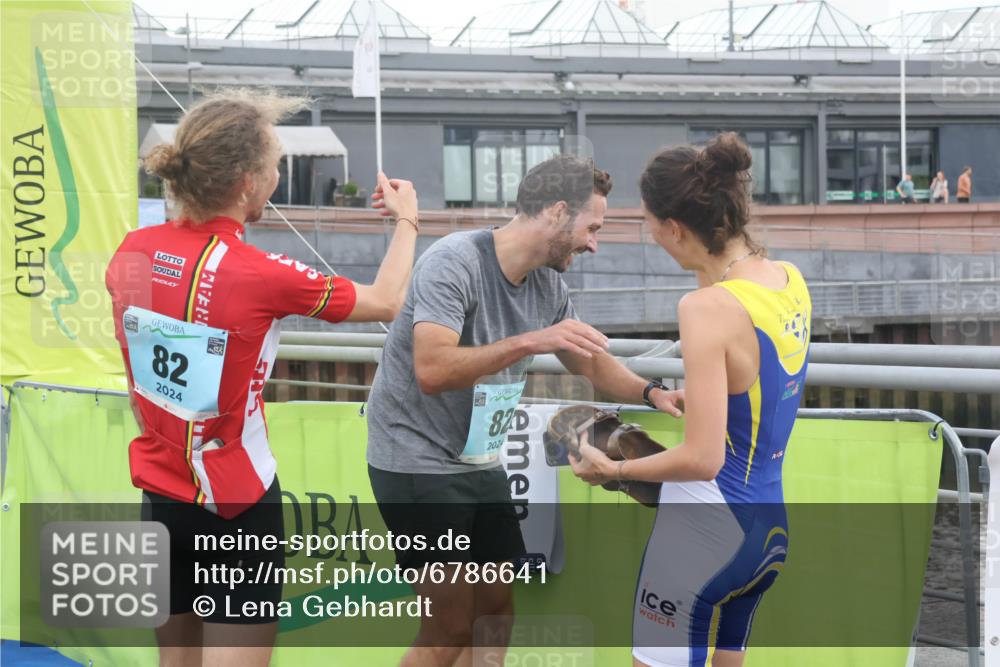 11.08.2024 - GEWOBA Citytriathlon Bremen Lena Gebhardt http://msf.ph/oto/6786641 11.08.2024 11:09:23 Ziel 79 meine-sportfotos.de