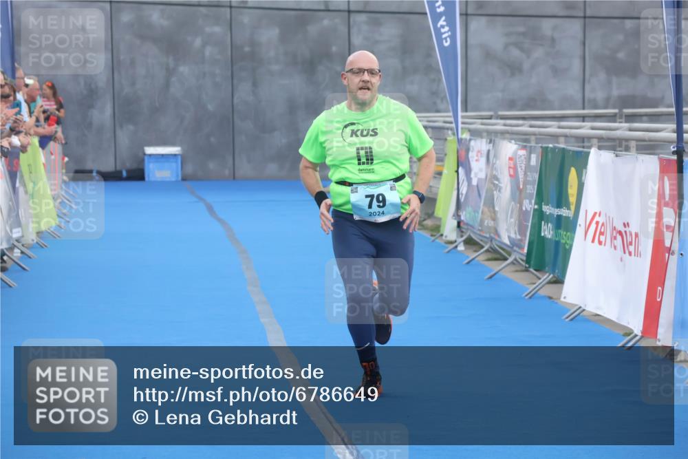 11.08.2024 - GEWOBA Citytriathlon Bremen Lena Gebhardt http://msf.ph/oto/6786649 11.08.2024 11:09:30 Ziel 79 meine-sportfotos.de