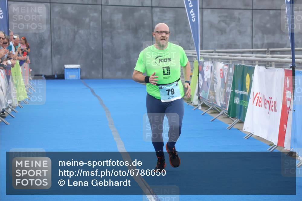 11.08.2024 - GEWOBA Citytriathlon Bremen Lena Gebhardt http://msf.ph/oto/6786650 11.08.2024 11:09:30 Ziel 79 meine-sportfotos.de