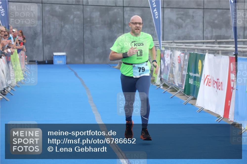 11.08.2024 - GEWOBA Citytriathlon Bremen Lena Gebhardt http://msf.ph/oto/6786652 11.08.2024 11:09:30 Ziel 79 meine-sportfotos.de