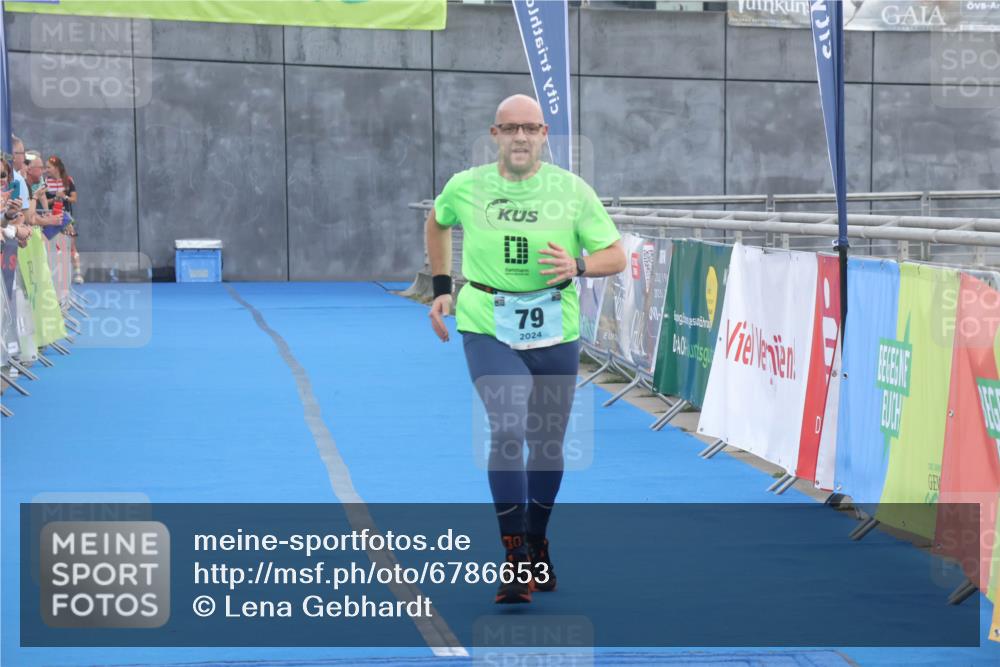 11.08.2024 - GEWOBA Citytriathlon Bremen Lena Gebhardt http://msf.ph/oto/6786653 11.08.2024 11:09:31 Ziel 79 meine-sportfotos.de