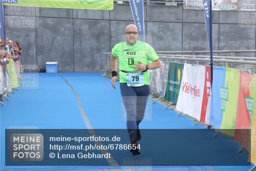 11.08.2024 - GEWOBA Citytriathlon Bremen Lena Gebhardt http://msf.ph/oto/6786654 11.08.2024 11:09:31 Ziel 79 meine-sportfotos.de