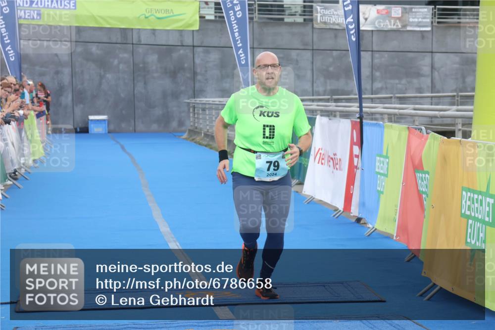 11.08.2024 - GEWOBA Citytriathlon Bremen Lena Gebhardt http://msf.ph/oto/6786658 11.08.2024 11:09:31 Ziel 79 meine-sportfotos.de