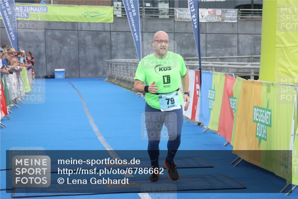 11.08.2024 - GEWOBA Citytriathlon Bremen Lena Gebhardt http://msf.ph/oto/6786662 11.08.2024 11:09:31 Ziel 79 meine-sportfotos.de
