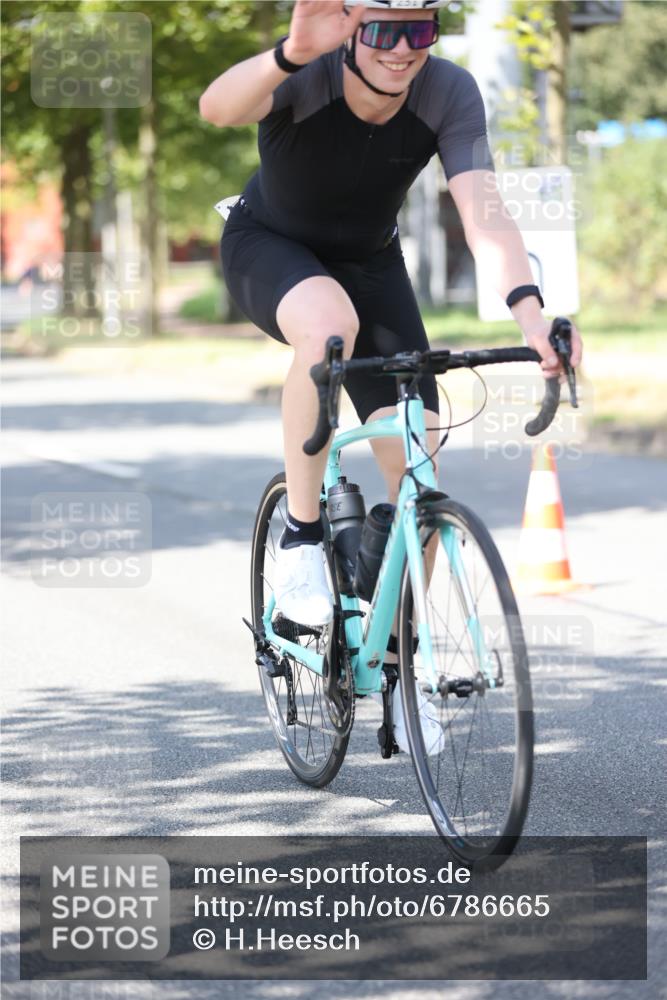 11.08.2024 - GEWOBA Citytriathlon Bremen H.Heesch http://msf.ph/oto/6786665 11.08.2024 13:12:10 Radfahren 231, 242, 272, 319, 347, 350, 351, 372, 381, 390, 414, 435, 510 meine-sportfotos.de