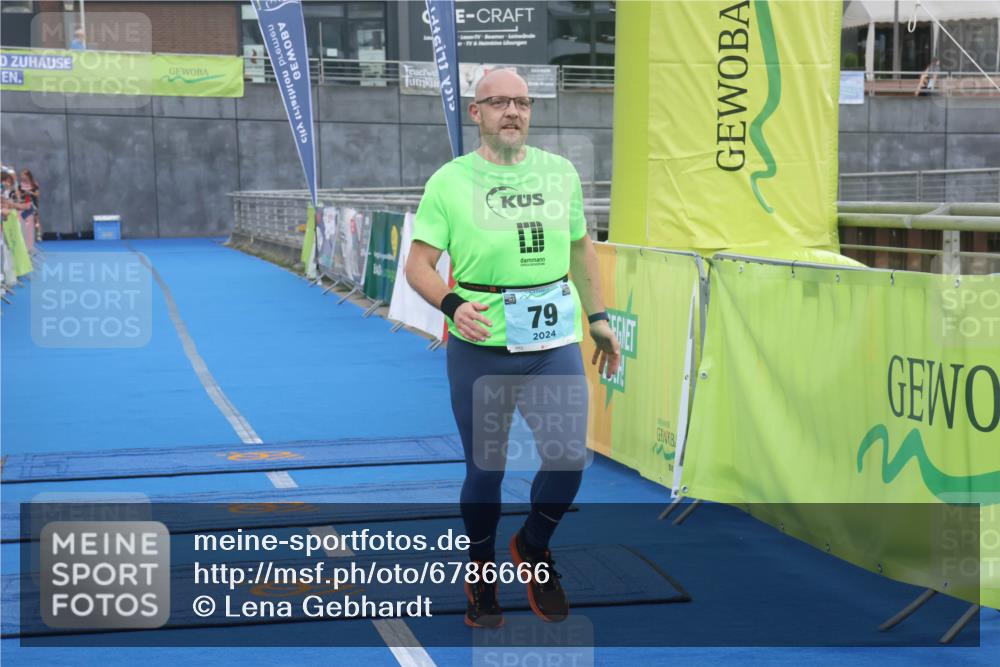 11.08.2024 - GEWOBA Citytriathlon Bremen Lena Gebhardt http://msf.ph/oto/6786666 11.08.2024 11:09:32 Ziel 79 meine-sportfotos.de