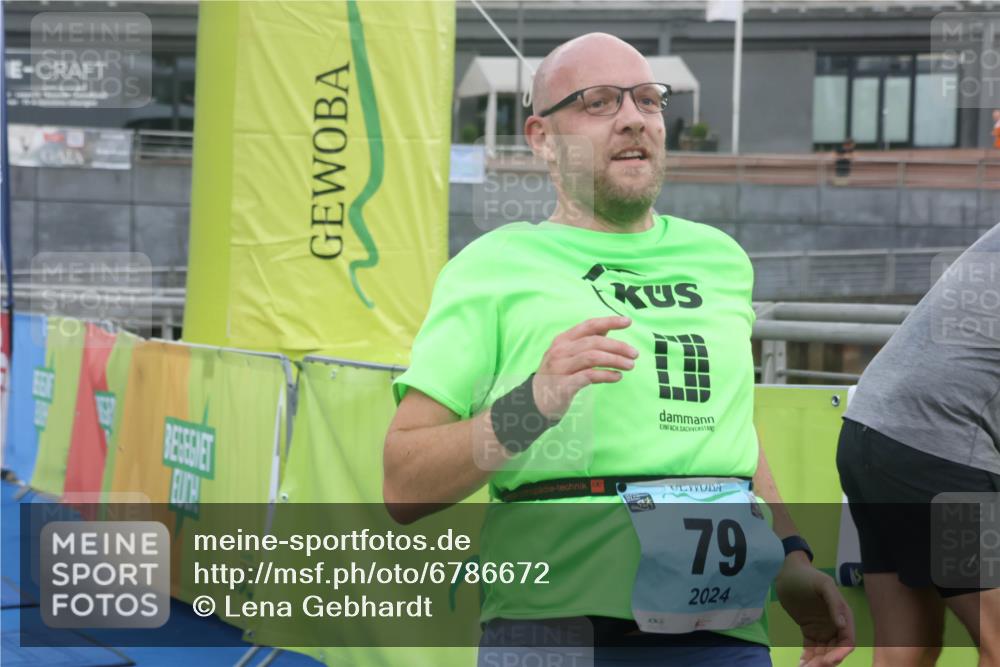 11.08.2024 - GEWOBA Citytriathlon Bremen Lena Gebhardt http://msf.ph/oto/6786672 11.08.2024 11:09:33 Ziel 79 meine-sportfotos.de