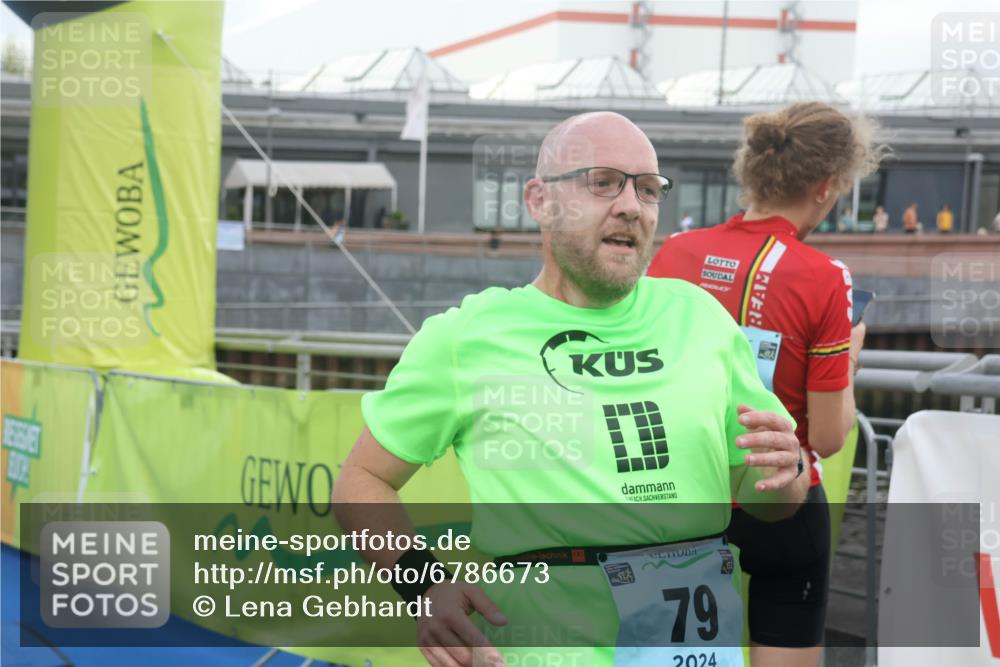11.08.2024 - GEWOBA Citytriathlon Bremen Lena Gebhardt http://msf.ph/oto/6786673 11.08.2024 11:09:33 Ziel 79 meine-sportfotos.de