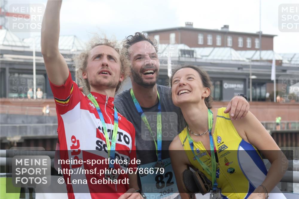 11.08.2024 - GEWOBA Citytriathlon Bremen Lena Gebhardt http://msf.ph/oto/6786679 11.08.2024 11:09:52 Ziel 58, 62 meine-sportfotos.de
