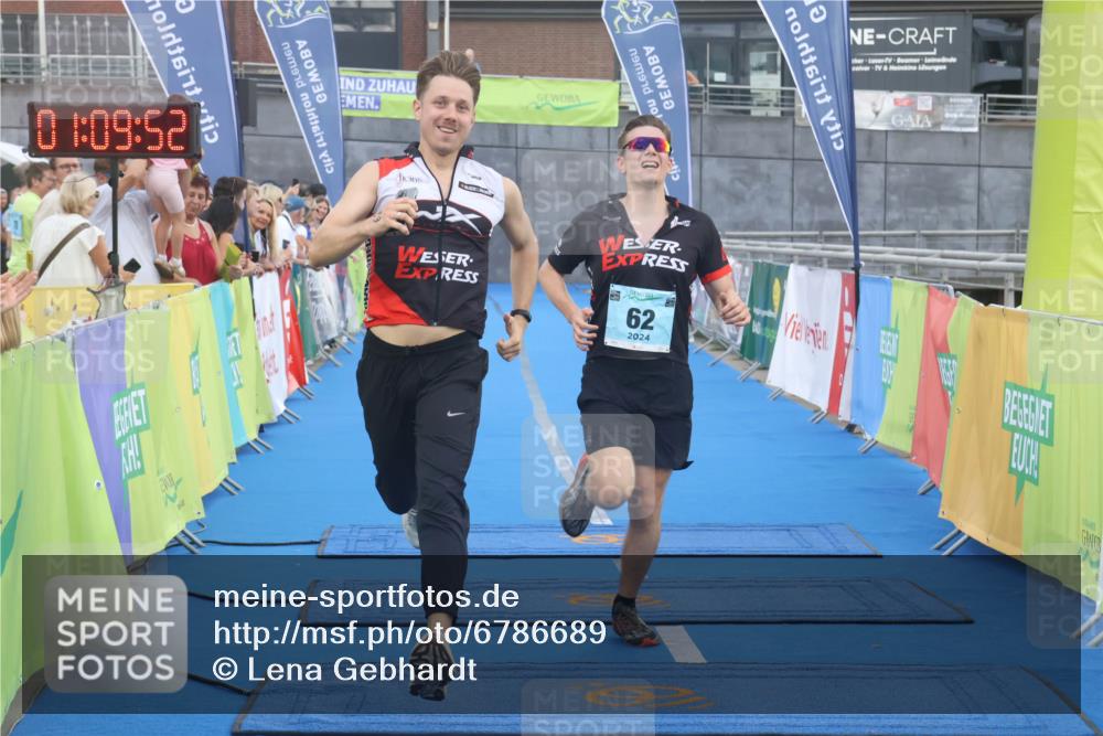 11.08.2024 - GEWOBA Citytriathlon Bremen Lena Gebhardt http://msf.ph/oto/6786689 11.08.2024 11:09:55 Ziel 58, 62 meine-sportfotos.de