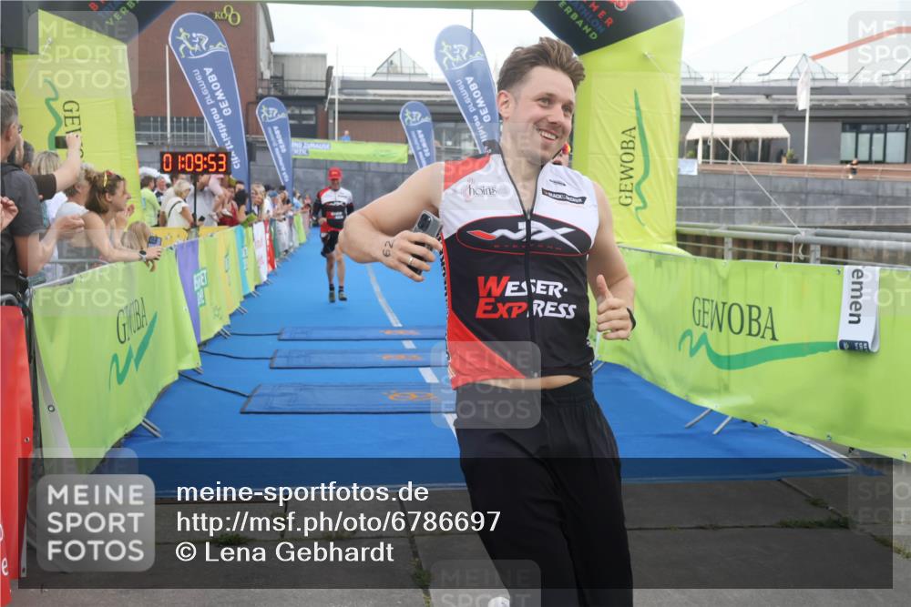 11.08.2024 - GEWOBA Citytriathlon Bremen Lena Gebhardt http://msf.ph/oto/6786697 11.08.2024 11:09:56 Ziel 58, 62 meine-sportfotos.de