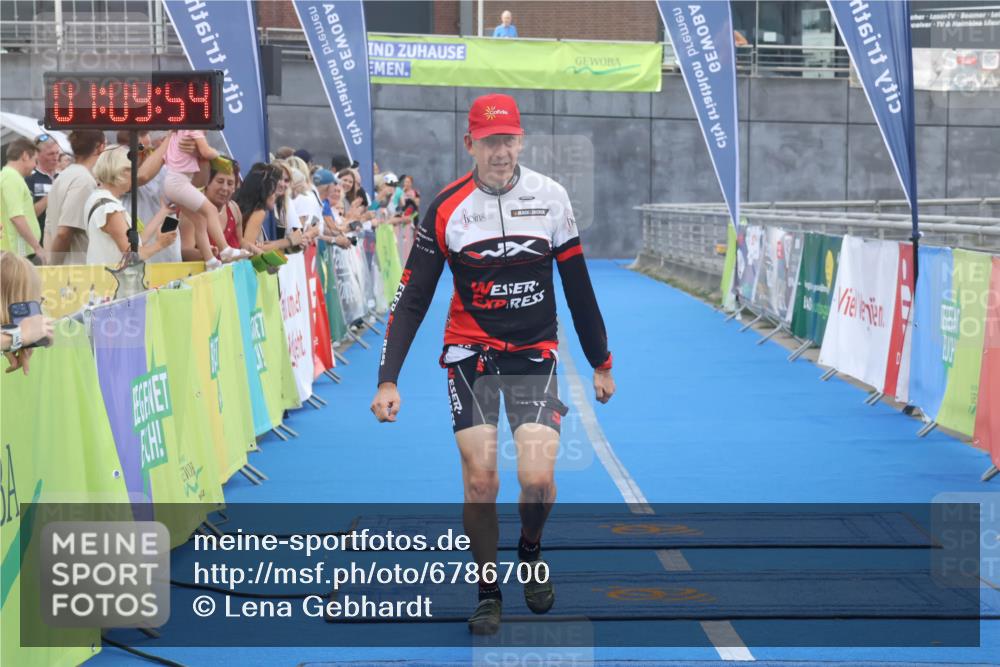 11.08.2024 - GEWOBA Citytriathlon Bremen Lena Gebhardt http://msf.ph/oto/6786700 11.08.2024 11:09:57 Ziel 58, 62 meine-sportfotos.de