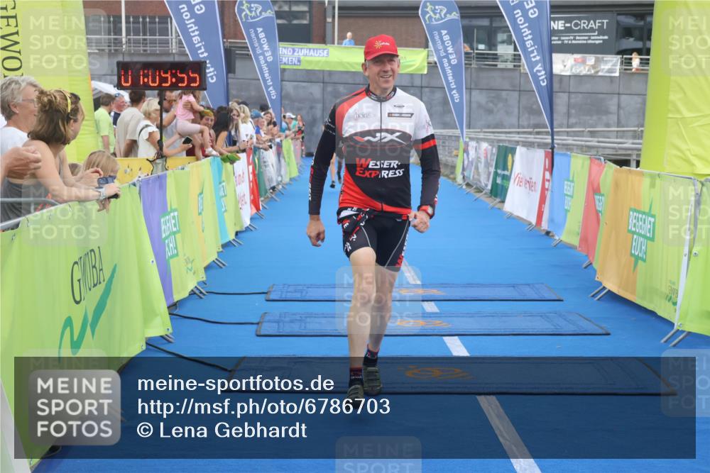 11.08.2024 - GEWOBA Citytriathlon Bremen Lena Gebhardt http://msf.ph/oto/6786703 11.08.2024 11:09:58 Ziel 58, 62 meine-sportfotos.de
