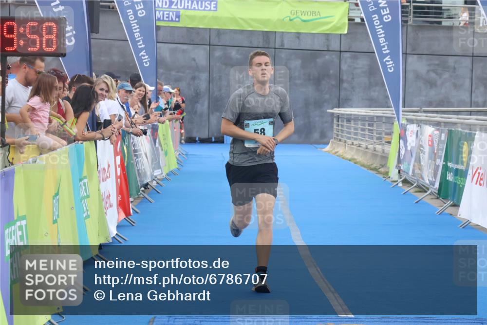 11.08.2024 - GEWOBA Citytriathlon Bremen Lena Gebhardt http://msf.ph/oto/6786707 11.08.2024 11:10:01 Ziel 58, 62 meine-sportfotos.de