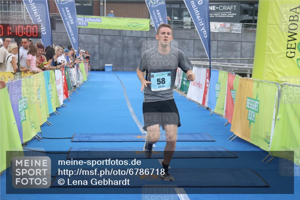 11.08.2024 - GEWOBA Citytriathlon Bremen Lena Gebhardt http://msf.ph/oto/6786718 11.08.2024 11:10:03 Ziel 58 meine-sportfotos.de