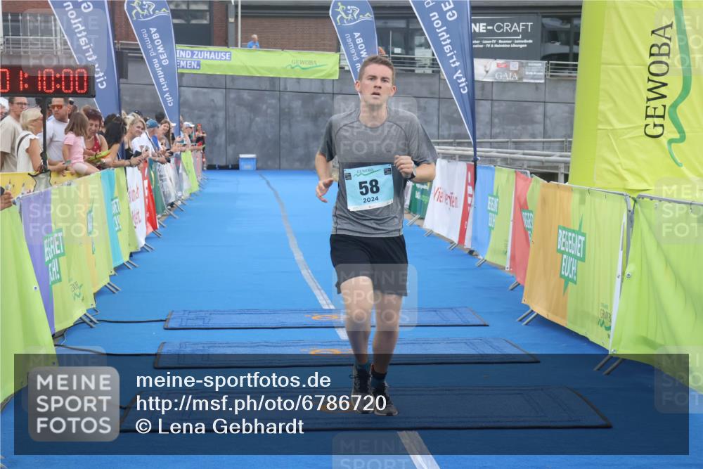 11.08.2024 - GEWOBA Citytriathlon Bremen Lena Gebhardt http://msf.ph/oto/6786720 11.08.2024 11:10:03 Ziel 58 meine-sportfotos.de