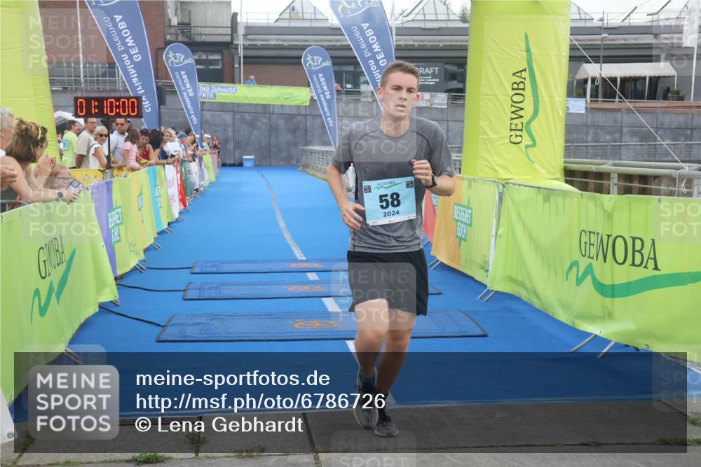 11.08.2024 - GEWOBA Citytriathlon Bremen Lena Gebhardt http://msf.ph/oto/6786726 11.08.2024 11:10:03 Ziel 58 meine-sportfotos.de
