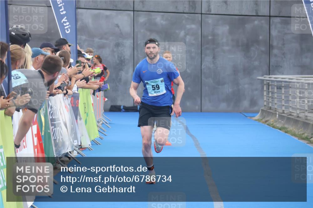 11.08.2024 - GEWOBA Citytriathlon Bremen Lena Gebhardt http://msf.ph/oto/6786734 11.08.2024 11:10:57 Ziel 22, 59 meine-sportfotos.de