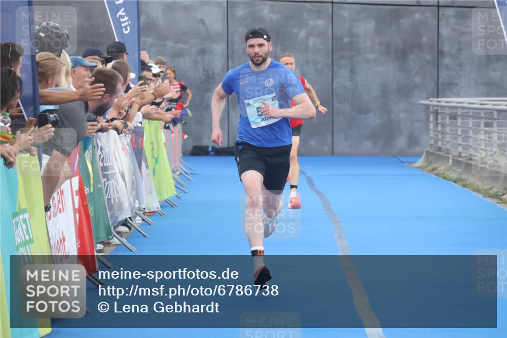 11.08.2024 - GEWOBA Citytriathlon Bremen Lena Gebhardt http://msf.ph/oto/6786738 11.08.2024 11:10:57 Ziel 22, 59 meine-sportfotos.de