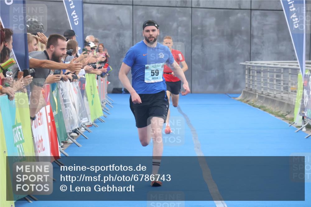 11.08.2024 - GEWOBA Citytriathlon Bremen Lena Gebhardt http://msf.ph/oto/6786743 11.08.2024 11:10:57 Ziel 22, 59 meine-sportfotos.de
