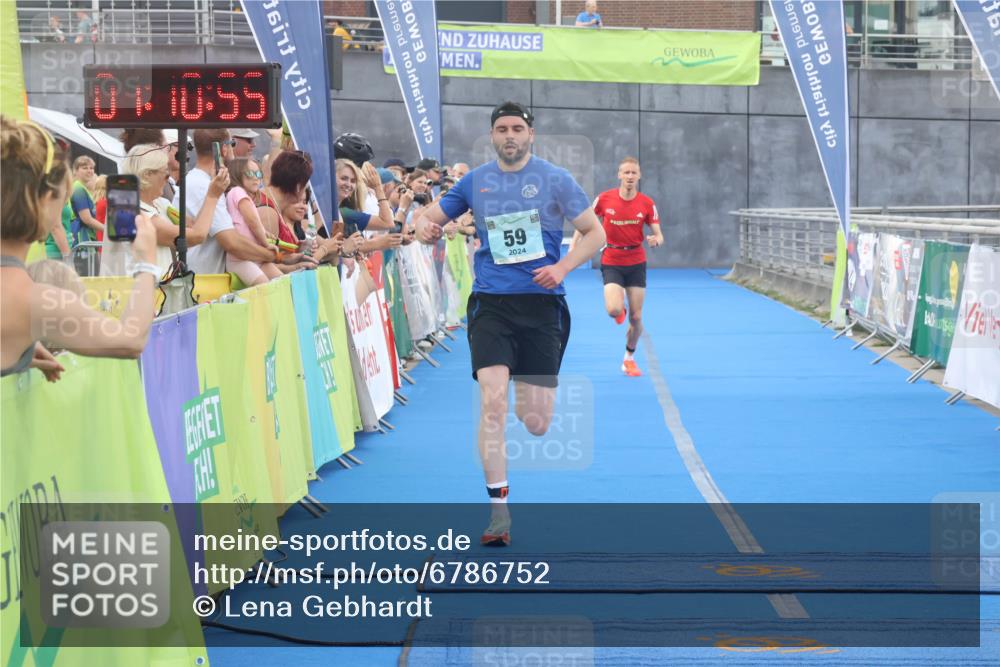 11.08.2024 - GEWOBA Citytriathlon Bremen Lena Gebhardt http://msf.ph/oto/6786752 11.08.2024 11:10:58 Ziel 22, 59 meine-sportfotos.de
