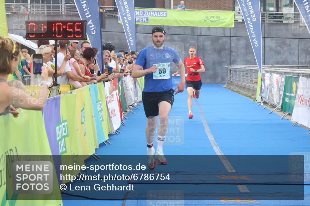 11.08.2024 - GEWOBA Citytriathlon Bremen Lena Gebhardt http://msf.ph/oto/6786754 11.08.2024 11:10:59 Ziel 22, 59 meine-sportfotos.de