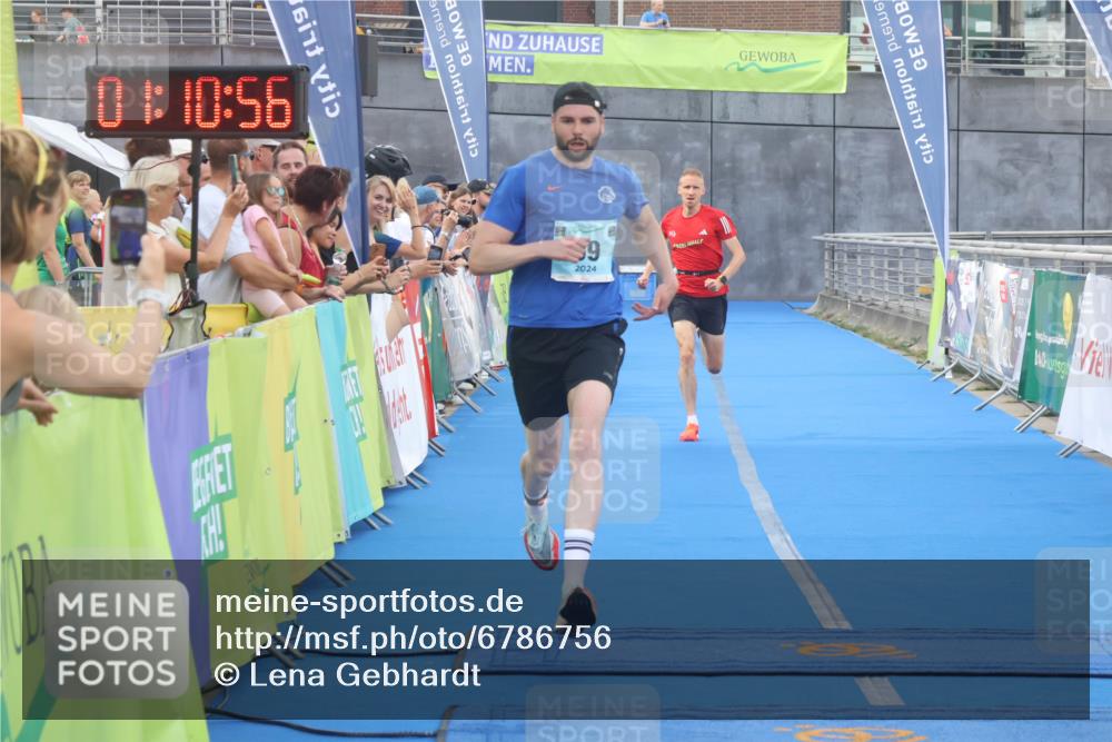 11.08.2024 - GEWOBA Citytriathlon Bremen Lena Gebhardt http://msf.ph/oto/6786756 11.08.2024 11:10:59 Ziel 22, 59 meine-sportfotos.de