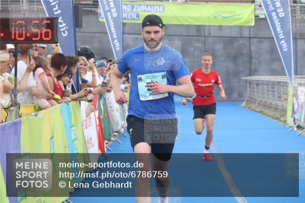 11.08.2024 - GEWOBA Citytriathlon Bremen Lena Gebhardt http://msf.ph/oto/6786759 11.08.2024 11:10:59 Ziel 22, 59 meine-sportfotos.de
