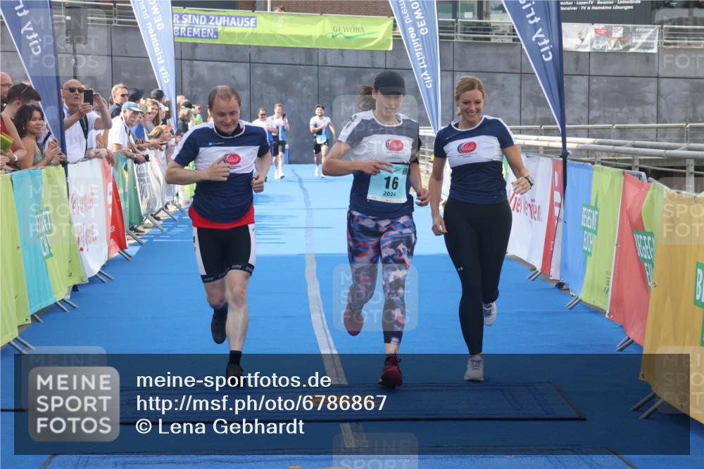 11.08.2024 - GEWOBA Citytriathlon Bremen Lena Gebhardt http://msf.ph/oto/6786867 11.08.2024 11:12:29 Ziel 1, 16 meine-sportfotos.de