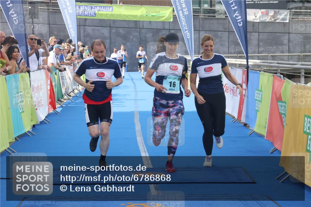 11.08.2024 - GEWOBA Citytriathlon Bremen Lena Gebhardt http://msf.ph/oto/6786868 11.08.2024 11:12:29 Ziel 1, 16 meine-sportfotos.de