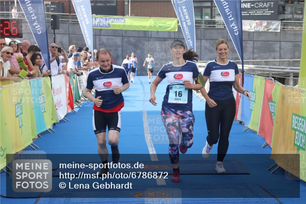 11.08.2024 - GEWOBA Citytriathlon Bremen Lena Gebhardt http://msf.ph/oto/6786872 11.08.2024 11:12:29 Ziel 1, 16 meine-sportfotos.de