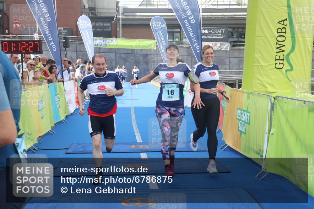 11.08.2024 - GEWOBA Citytriathlon Bremen Lena Gebhardt http://msf.ph/oto/6786875 11.08.2024 11:12:30 Ziel 1, 16 meine-sportfotos.de