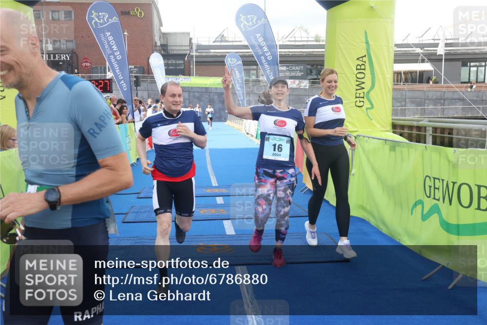 11.08.2024 - GEWOBA Citytriathlon Bremen Lena Gebhardt http://msf.ph/oto/6786880 11.08.2024 11:12:30 Ziel 1, 16 meine-sportfotos.de