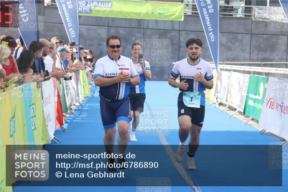 11.08.2024 - GEWOBA Citytriathlon Bremen Lena Gebhardt http://msf.ph/oto/6786890 11.08.2024 11:12:36 Ziel 1, 16 meine-sportfotos.de