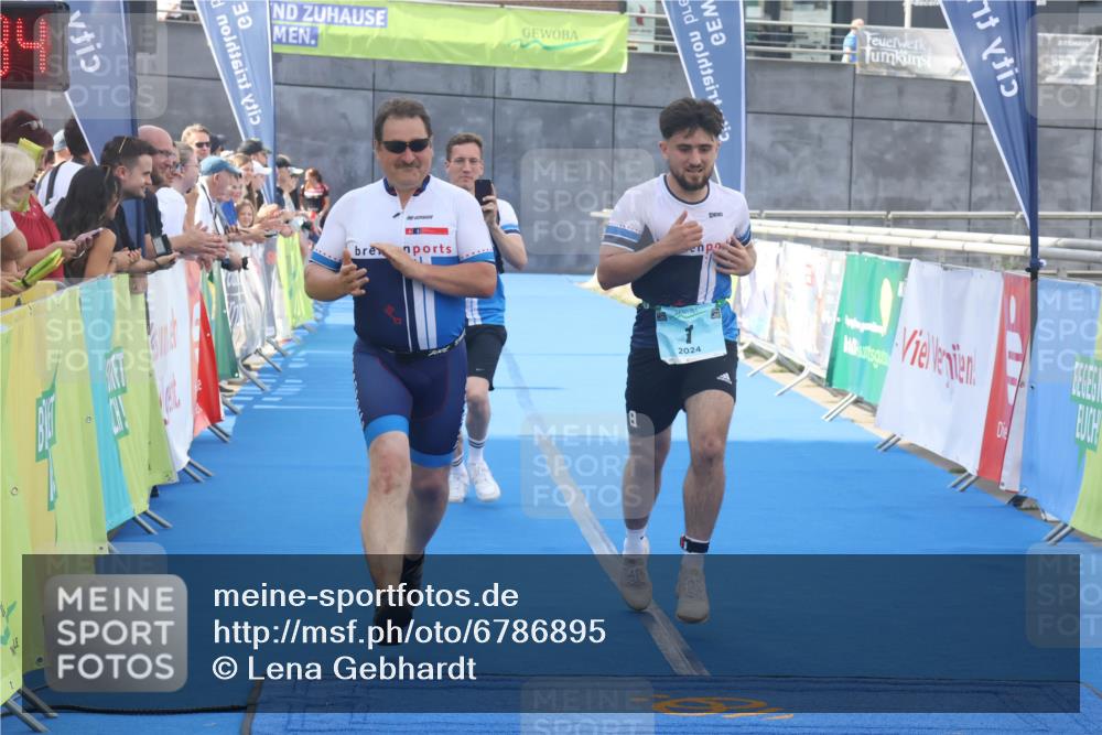 11.08.2024 - GEWOBA Citytriathlon Bremen Lena Gebhardt http://msf.ph/oto/6786895 11.08.2024 11:12:37 Ziel 1, 16 meine-sportfotos.de