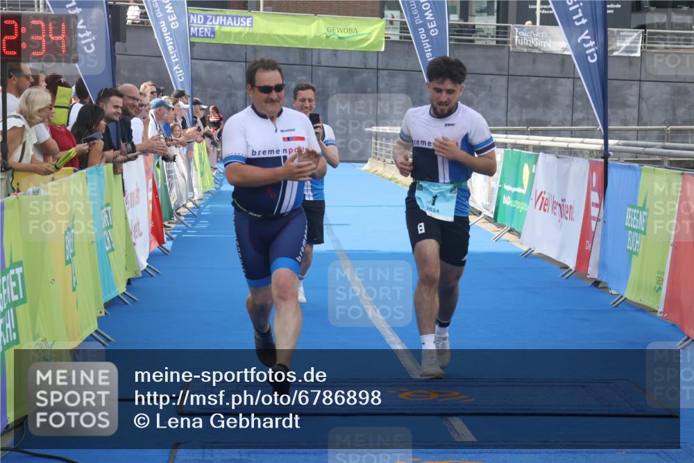 11.08.2024 - GEWOBA Citytriathlon Bremen Lena Gebhardt http://msf.ph/oto/6786898 11.08.2024 11:12:37 Ziel 1, 16 meine-sportfotos.de