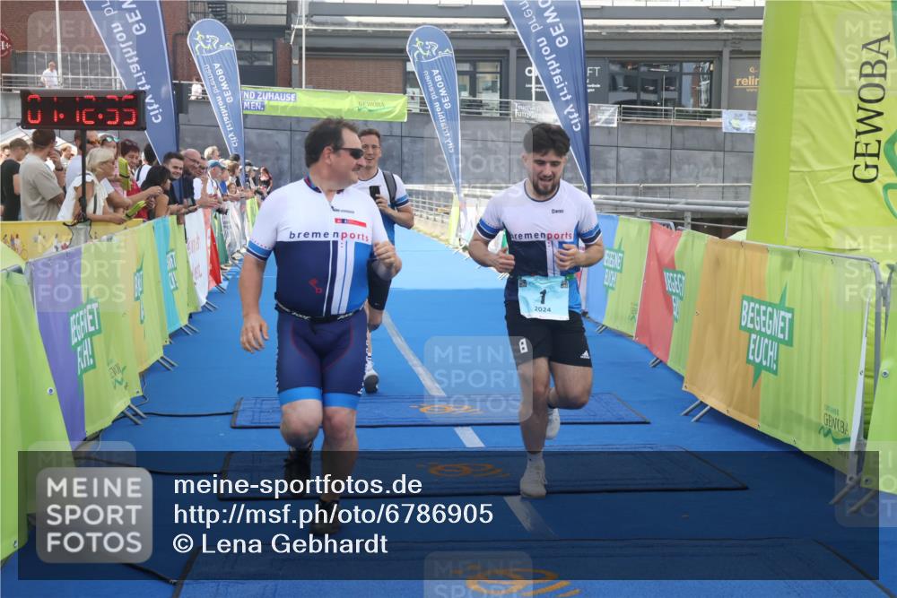 11.08.2024 - GEWOBA Citytriathlon Bremen Lena Gebhardt http://msf.ph/oto/6786905 11.08.2024 11:12:38 Ziel 1 meine-sportfotos.de