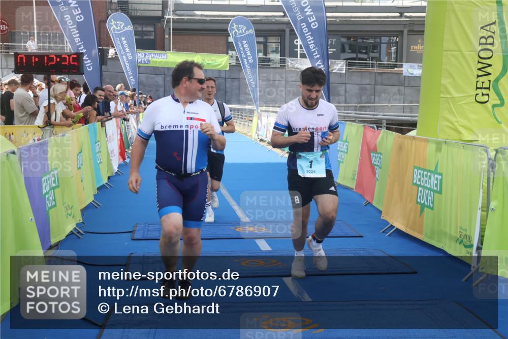 11.08.2024 - GEWOBA Citytriathlon Bremen Lena Gebhardt http://msf.ph/oto/6786907 11.08.2024 11:12:38 Ziel 1 meine-sportfotos.de
