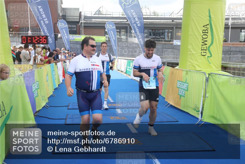 11.08.2024 - GEWOBA Citytriathlon Bremen Lena Gebhardt http://msf.ph/oto/6786910 11.08.2024 11:12:39 Ziel 1 meine-sportfotos.de